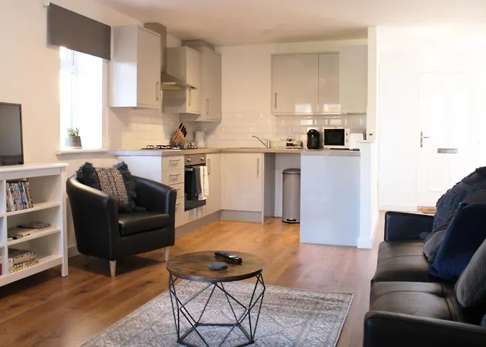Abingdon - Private Flat With Garden & Parking 06